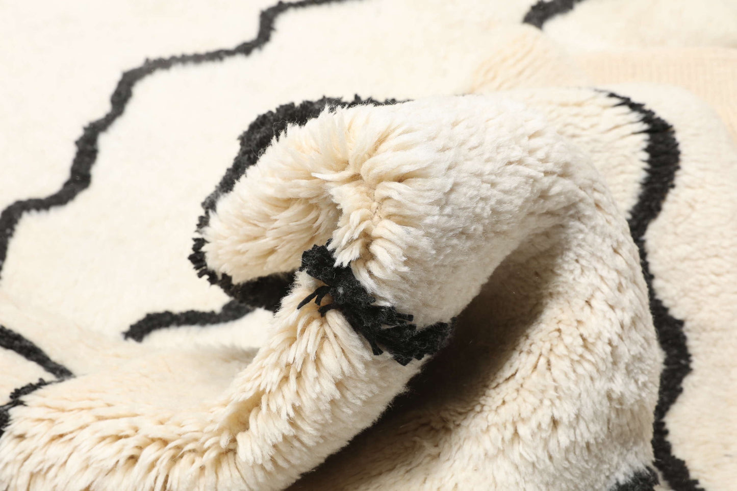 Custom Handmade Whitel & Black Wool Moroccan Beni Ourain Rug - MarrakeshLoom
