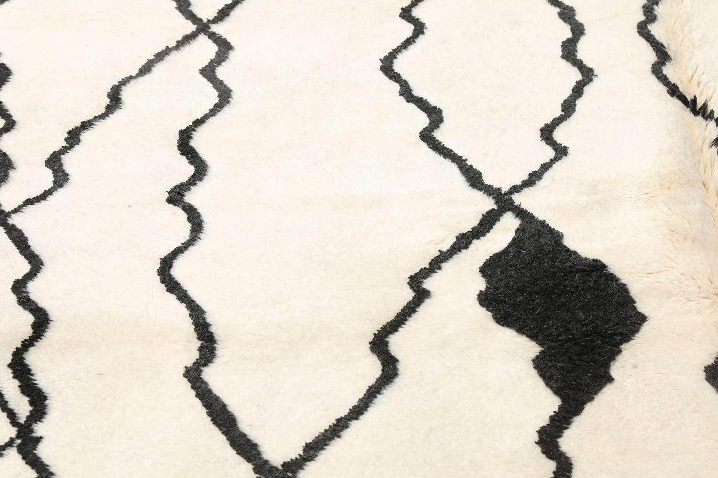 Custom Handmade Whitel & Black Wool Moroccan Beni Ourain Rug - MarrakeshLoom