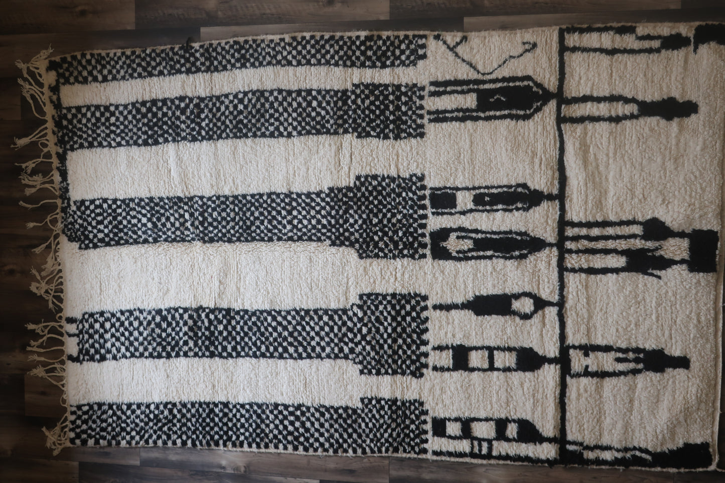 Moroccan Berber Azilal Rug "Ania" - 8.10 FT x 4.92 FT ( 247 CM x 150 CM ) - MarrakeshLoom