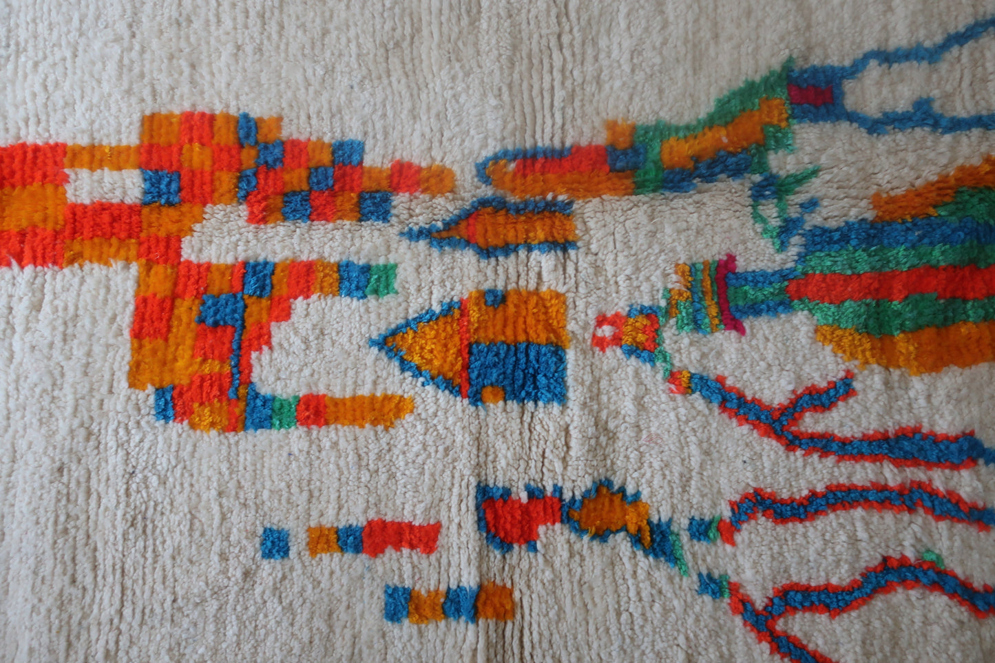 Moroccan Berber Azilal Rug "Azel" - 8.39 FT x 4.65 FT ( 256 CM x 142 CM ) - MarrakeshLoom