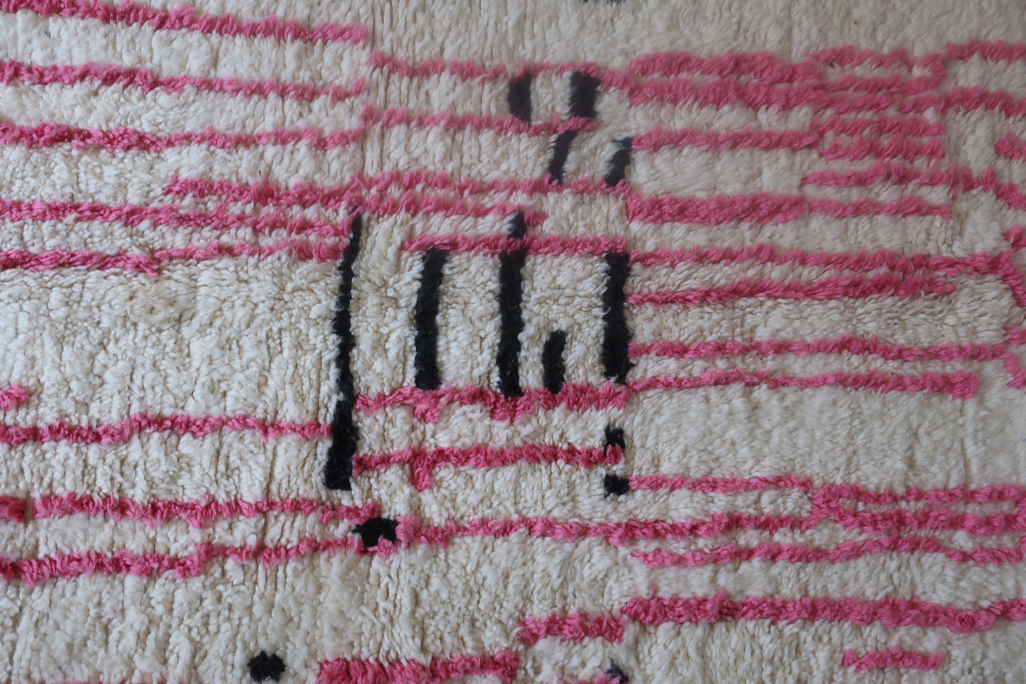 Moroccan Berber Azilal Rug "Desert Rose" - 8.49 FT x 4.62 FT ( 259 CM x 141 CM ) - MarrakeshLoom