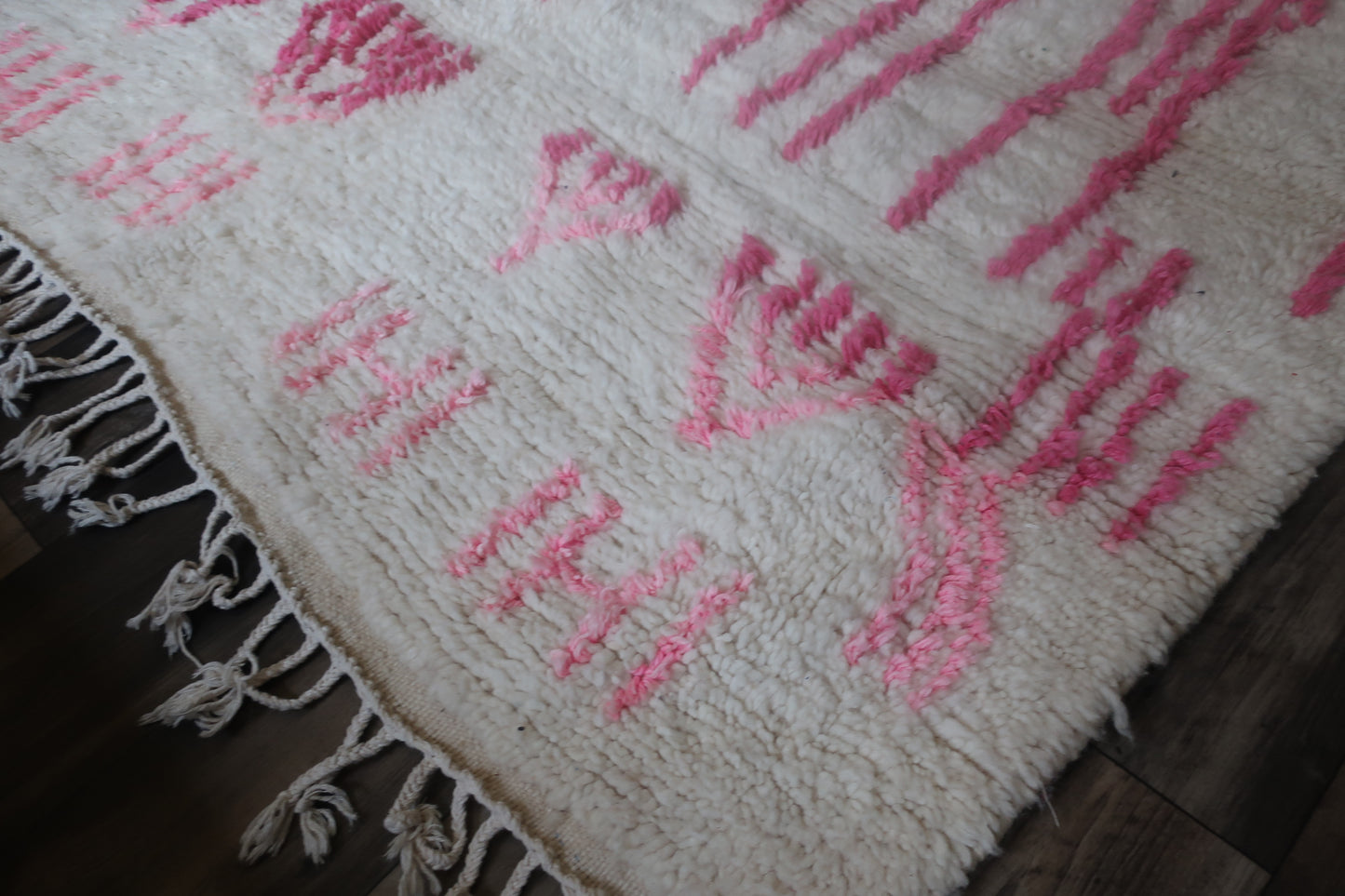 Moroccan Berber Azilal Rug "Desert Rose" - 8.49 FT x 4.62 FT ( 259 CM x 141 CM ) - MarrakeshLoom