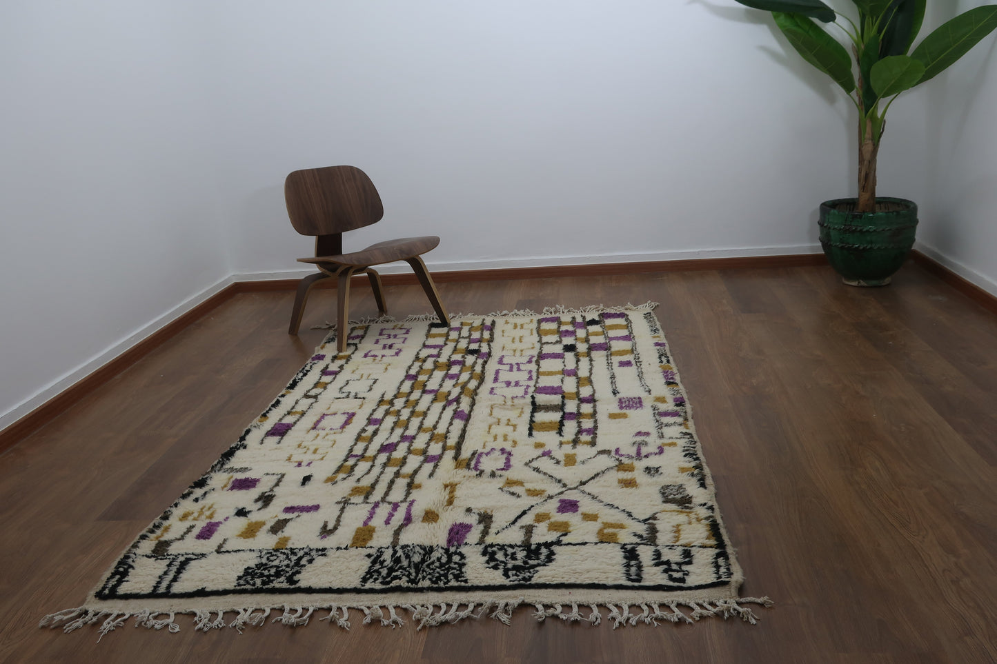 Moroccan Berber Azilal Rug "Hayda" - 7.51 FT x 4.65 FT ( 229 CM x 142 CM ) - MarrakeshLoom