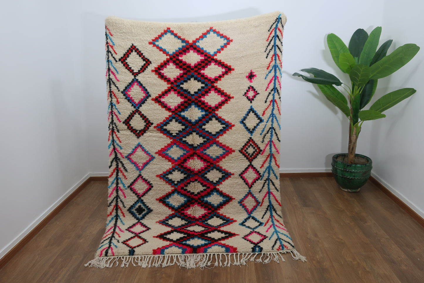 Moroccan Berber Azilal Rug "Dihya" - 7.64 FT x 5.24 FT ( 233 CM x 160 CM ) - MarrakeshLoom