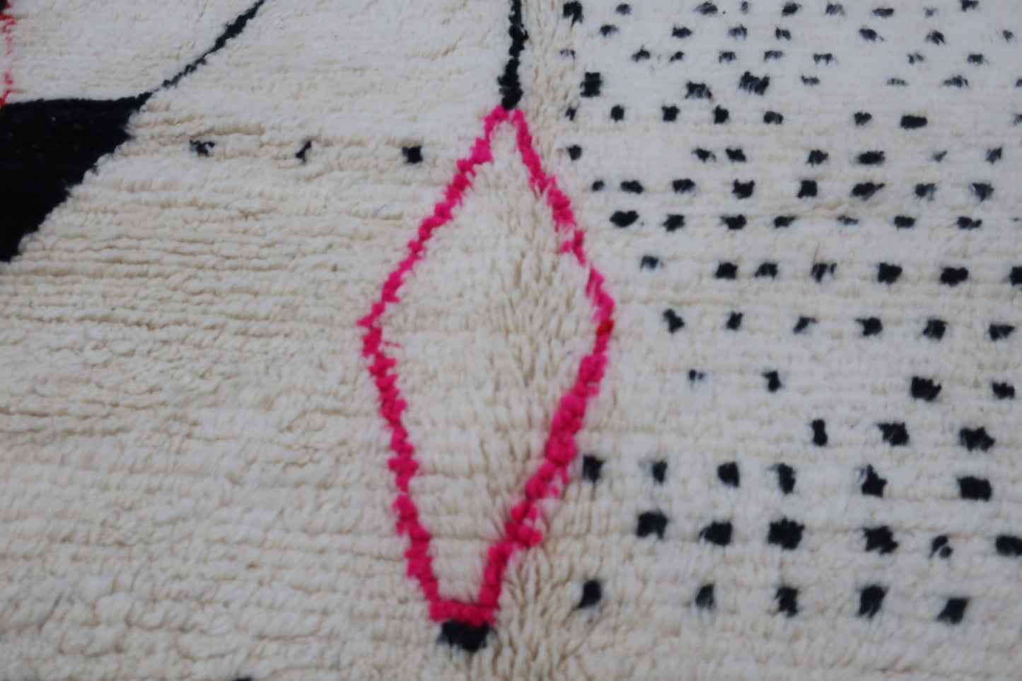 Moroccan Berber Azilal Rug "Diana" - 8.66 FT x 5.08 FT ( 264 CM x 155 CM ) - MarrakeshLoom