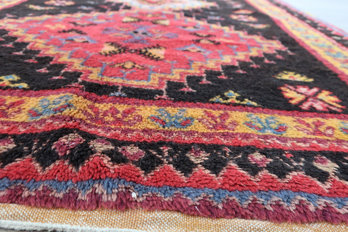 Vintage Handmade Moroccan Berber Wool Taznakht area rug , 6.16 FT x 3.83 FT ( 188 Cm x 117 Cm ) Authentic handwoven carpet - MarrakeshLoom