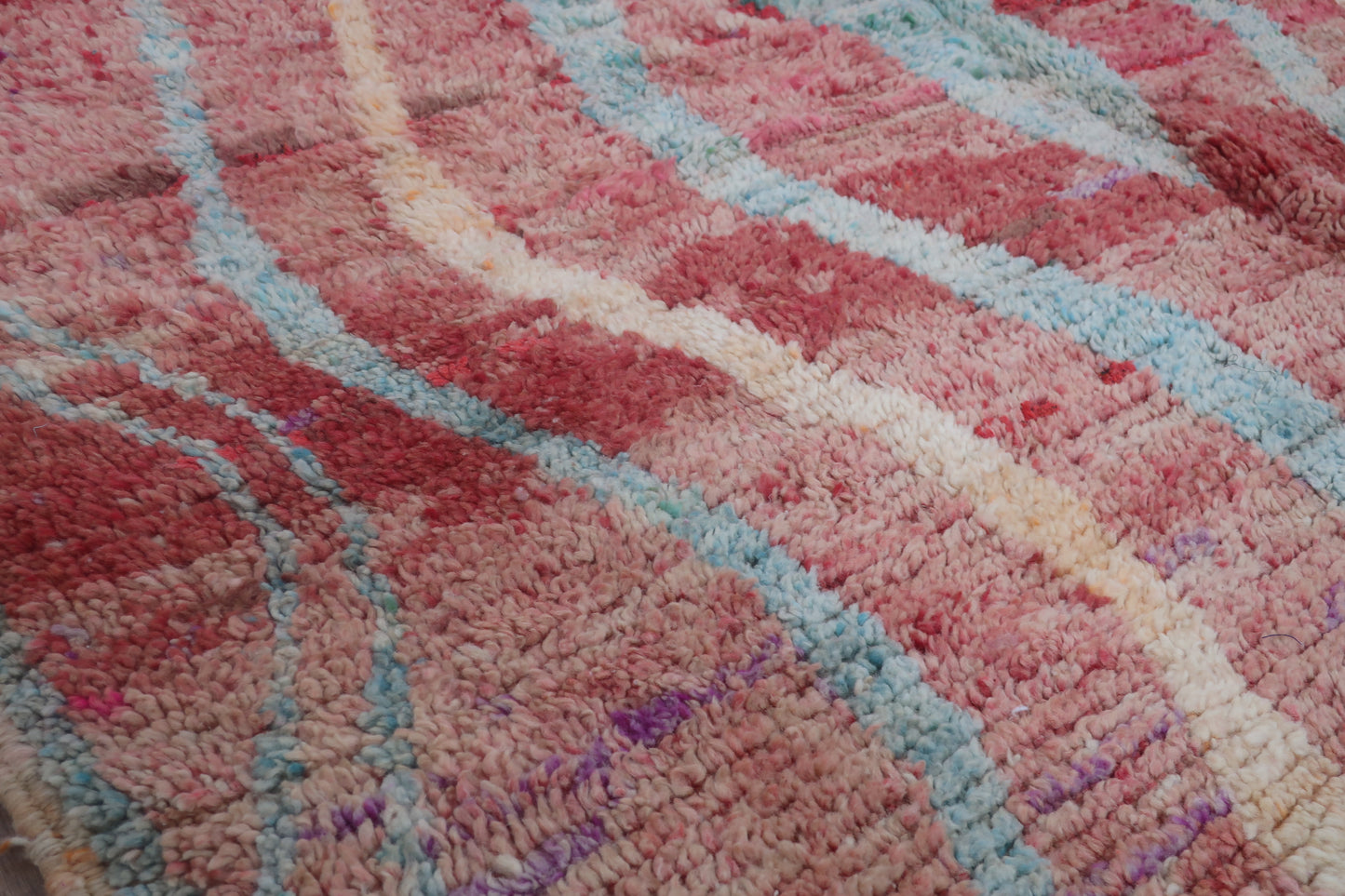 Vintage Moroccan Berber wool Rug - 7.05 FT × 5.80 FT ( 215 Cm × 177 Cm), Authentic handwoven carpet - MarrakeshLoom