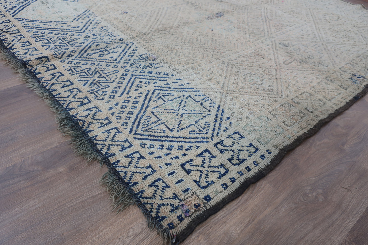 Vintage Moroccan Boujaad wool Rug -7.87 FT × 6.36 FT ( 240 CM × 194 CM ) , Authentic handwoven carpet - MarrakeshLoom