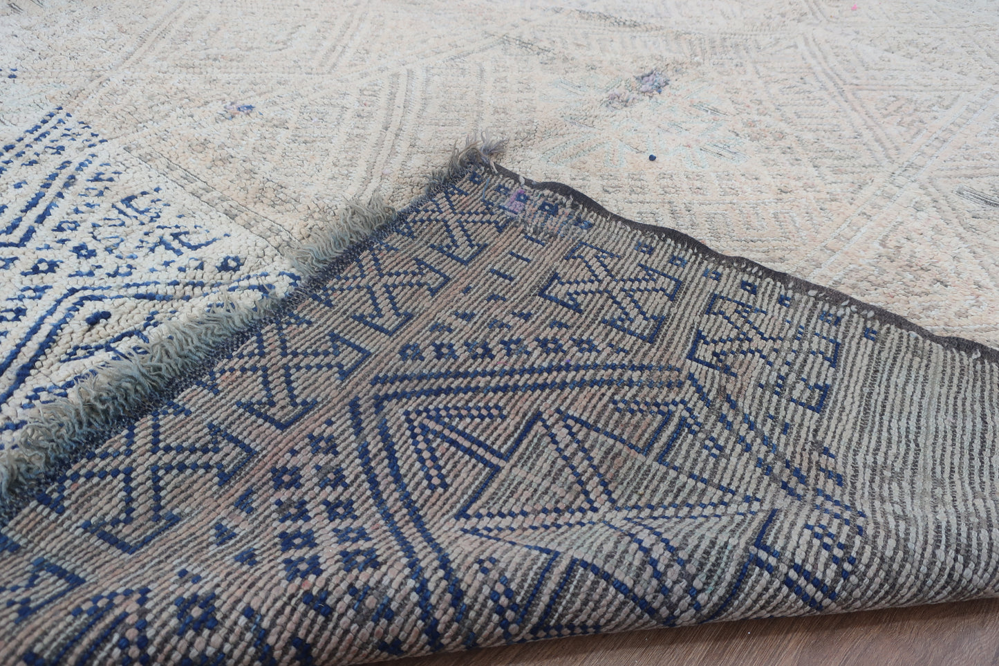 Vintage Moroccan Boujaad wool Rug -7.87 FT × 6.36 FT ( 240 CM × 194 CM ) , Authentic handwoven carpet - MarrakeshLoom
