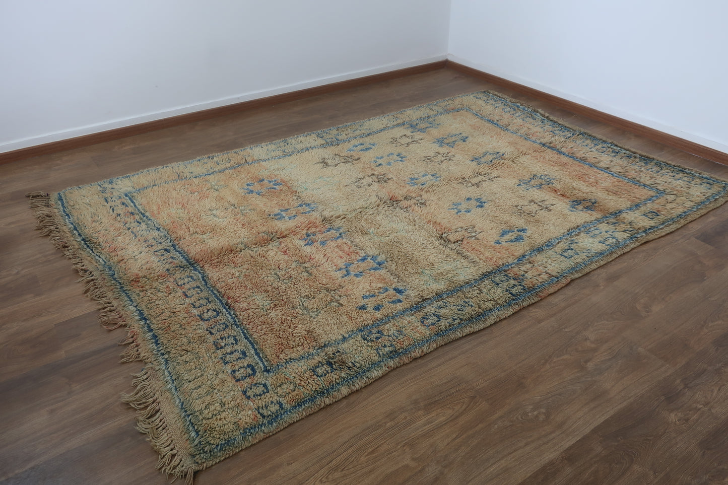 Vintage Moroccan Berber wool Rug - 9.28 FT × 5.77 FT ( 283 Cm × 176 Cm ) Authentic handwoven carpet - MarrakeshLoom