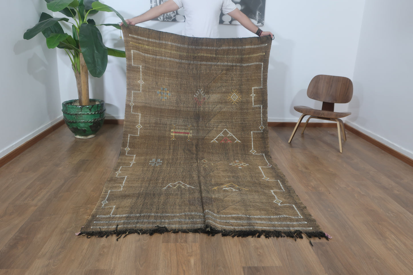 Handmade Moroccan Cactus silk Sabra area rug , 7.77 FT × 4.46 FT ( 237 Cm × 136 Cm ), Authentic handwoven carpet - MarrakeshLoom