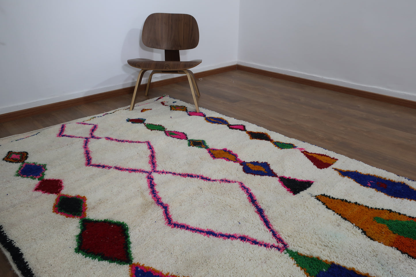 Moroccan Berber Azilal Rug "Auzia" - 8.75 FT x 5.18 FT ( 267 CM x 158 CM ) - MarrakeshLoom