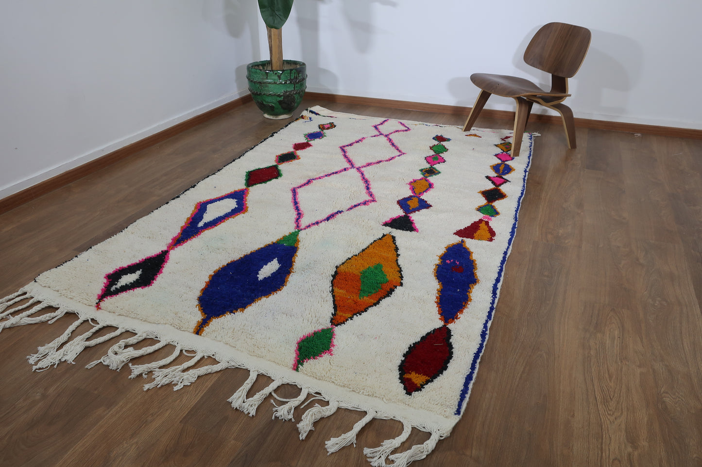 Moroccan Berber Azilal Rug "Auzia" - 8.75 FT x 5.18 FT ( 267 CM x 158 CM ) - MarrakeshLoom