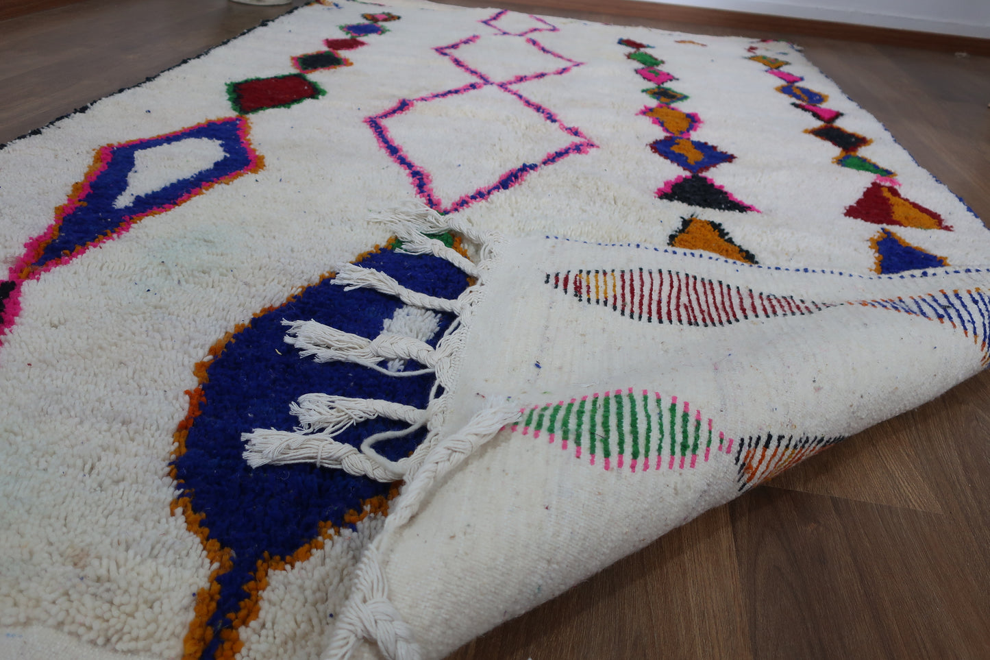 Moroccan Berber Azilal Rug "Auzia" - 8.75 FT x 5.18 FT ( 267 CM x 158 CM ) - MarrakeshLoom