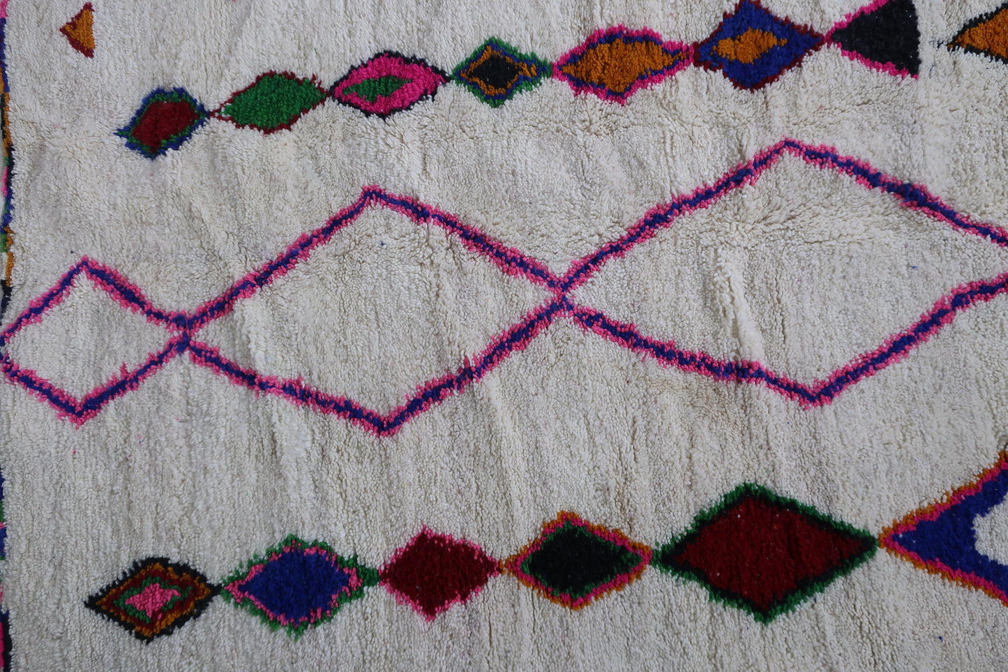 Moroccan Berber Azilal Rug "Auzia" - 8.75 FT x 5.18 FT ( 267 CM x 158 CM ) - MarrakeshLoom