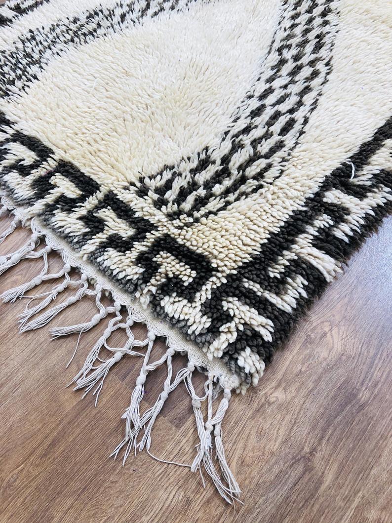 Moroccan Rug, Small Beni Ourain rug, 5.31 x 3.37 FT ( 162 x 103 Cm ), Vintage Handwoven Moroccan rug, Authentic Beni Ouarain Shaggy Carpet, Black Friday - MarrakeshLoom