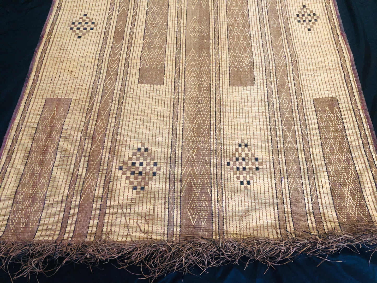 Vintage Handmade Tuareg Mat Area Rug - 5.31 FT × 3.77 FT ( 162 Cm × 115 Cm ) Authentic Ethnic Tribal Nomadic Sahara Desert Rug - MarrakeshLoom