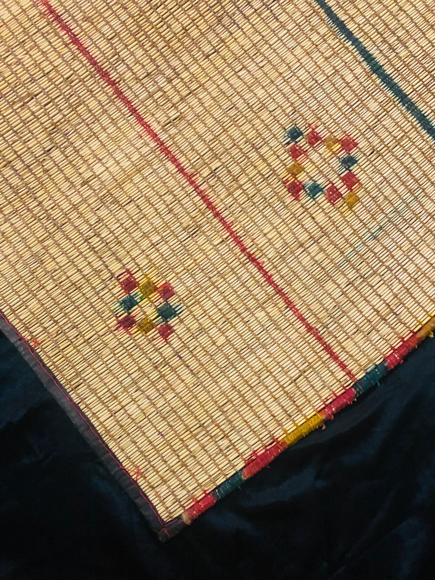 Vintage Small Handmade Tuareg Mat Area Rug - ( 106 Cm × 96 Cm ) Authentic Ethnic Tribal Nomadic Sahara Desert Rug - MarrakeshLoom