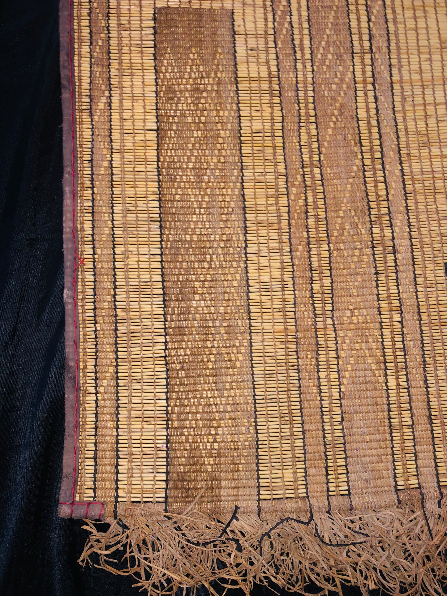Vintage Handmade Tuareg Mat Area Rug - 5.31 FT × 3.77 FT ( 162 Cm × 115 Cm ) Authentic Ethnic Tribal Nomadic Sahara Desert Rug - MarrakeshLoom