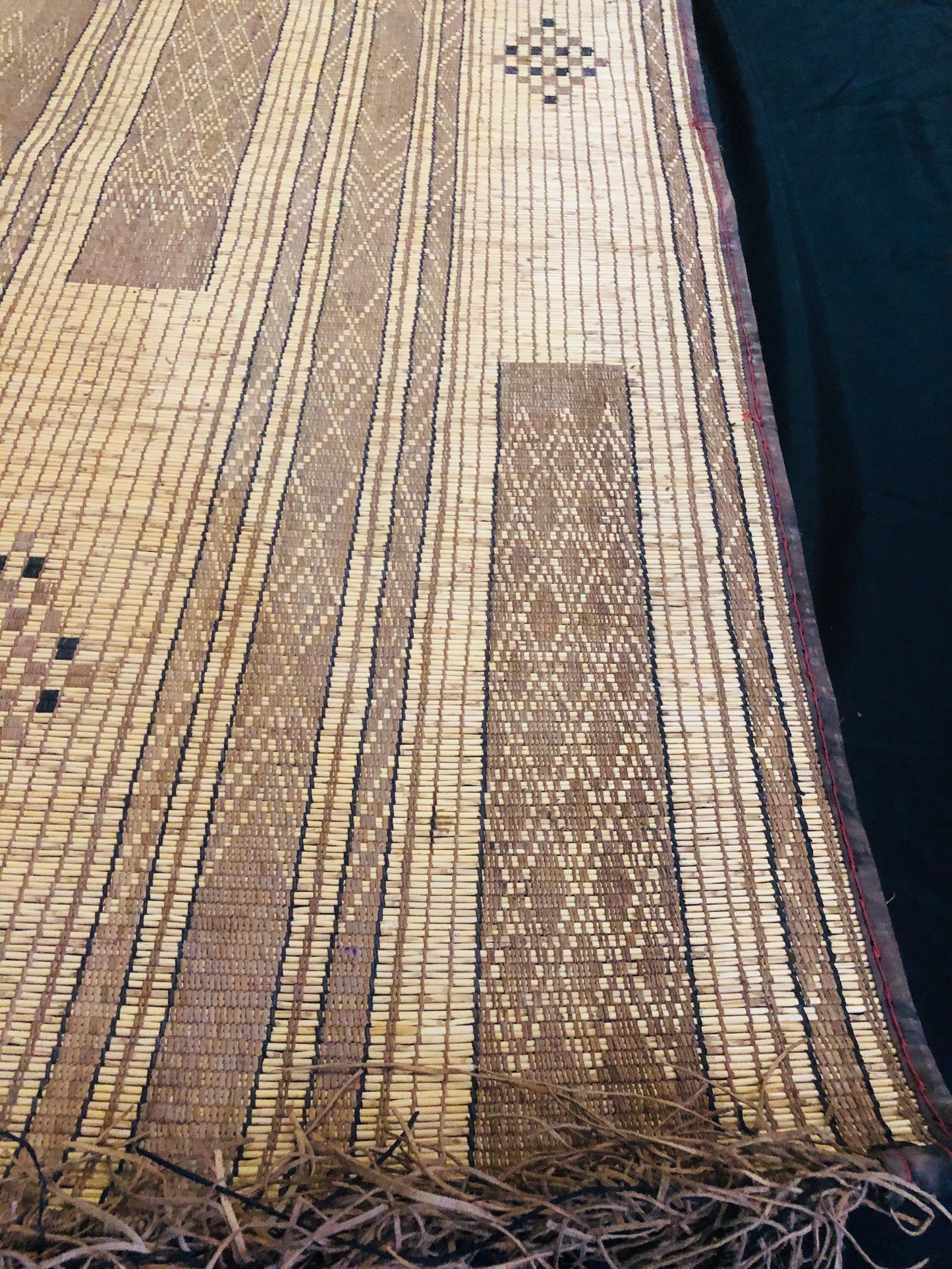 Vintage Handmade Tuareg Mat Area Rug - 5.31 FT × 3.77 FT ( 162 Cm × 115 Cm ) Authentic Ethnic Tribal Nomadic Sahara Desert Rug - MarrakeshLoom