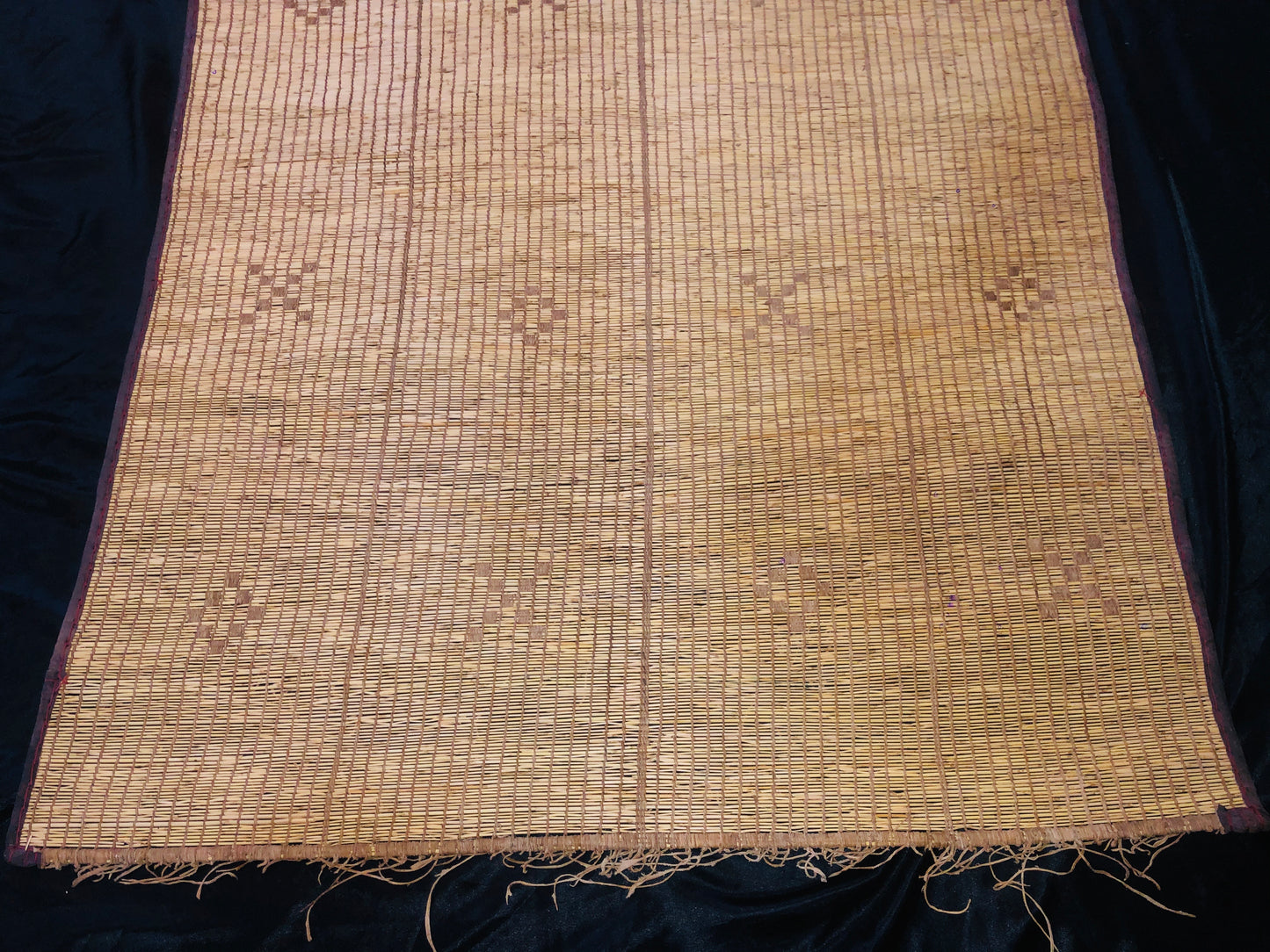 Vintage Small Handmade Tuareg Mat Area Rug - ( 103 Cm × 97 Cm ) Authentic Ethnic Tribal Nomadic Sahara Desert Rug - MarrakeshLoom
