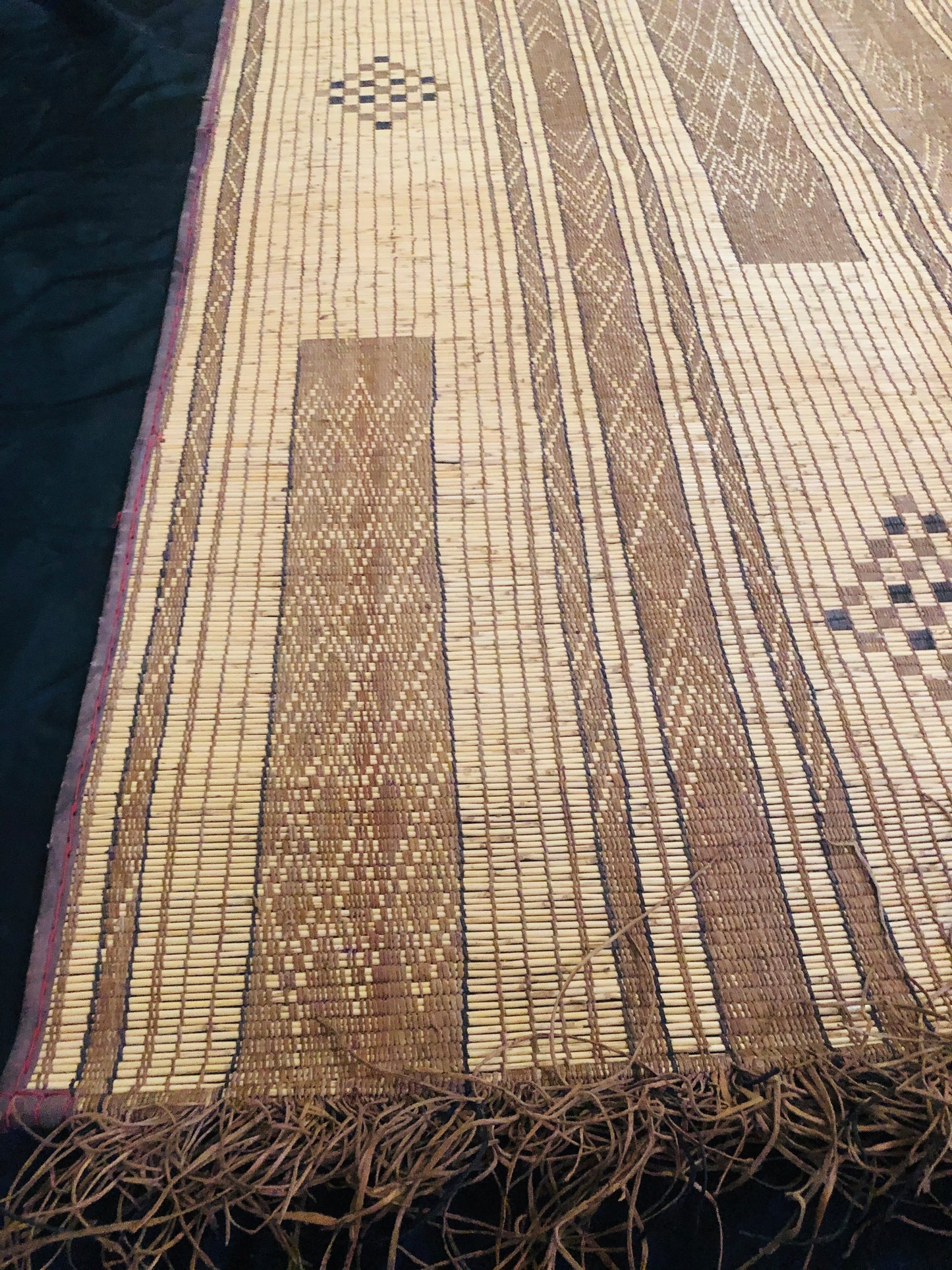 Vintage Handmade Tuareg Mat Area Rug - 5.31 FT × 3.77 FT ( 162 Cm × 115 Cm ) Authentic Ethnic Tribal Nomadic Sahara Desert Rug - MarrakeshLoom