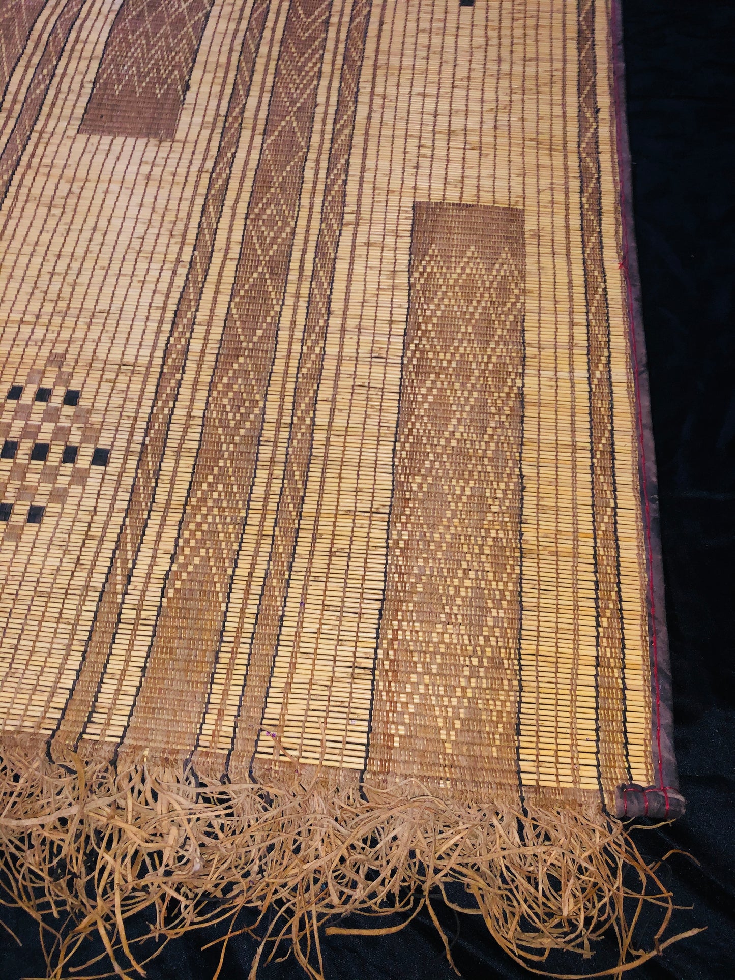 Vintage Handmade Tuareg Mat Area Rug - 5.31 FT × 3.77 FT ( 162 Cm × 115 Cm ) Authentic Ethnic Tribal Nomadic Sahara Desert Rug - MarrakeshLoom