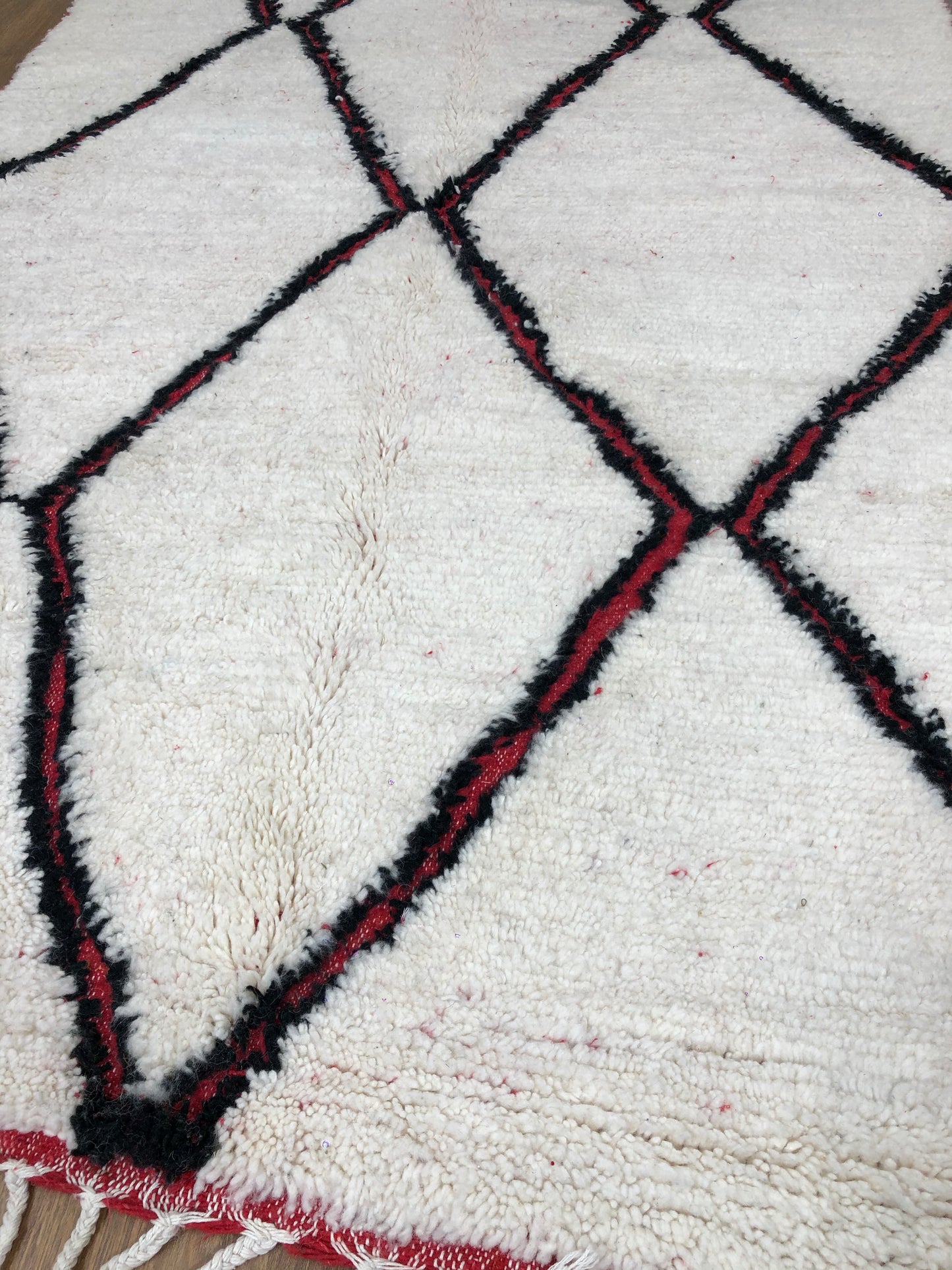 Handmade Moroccan Berber Beni Ourain Rug - 8.30 FT x 5.11 FT ( 253 x 156 Cm ) Authentic handwoven carpet , Free Shipping - MarrakeshLoom