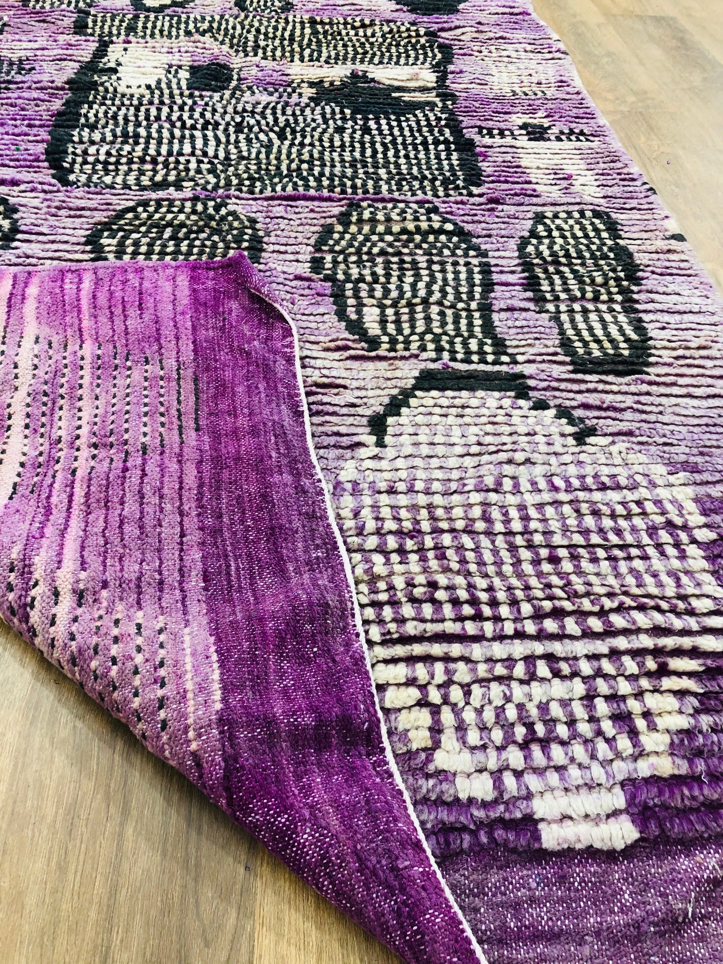 Vintage Handmade Moroccan Berber Boujaad wool Rug - ( 220 CM × 142 CM ) , Authentic handwoven Boujad carpet - MarrakeshLoom