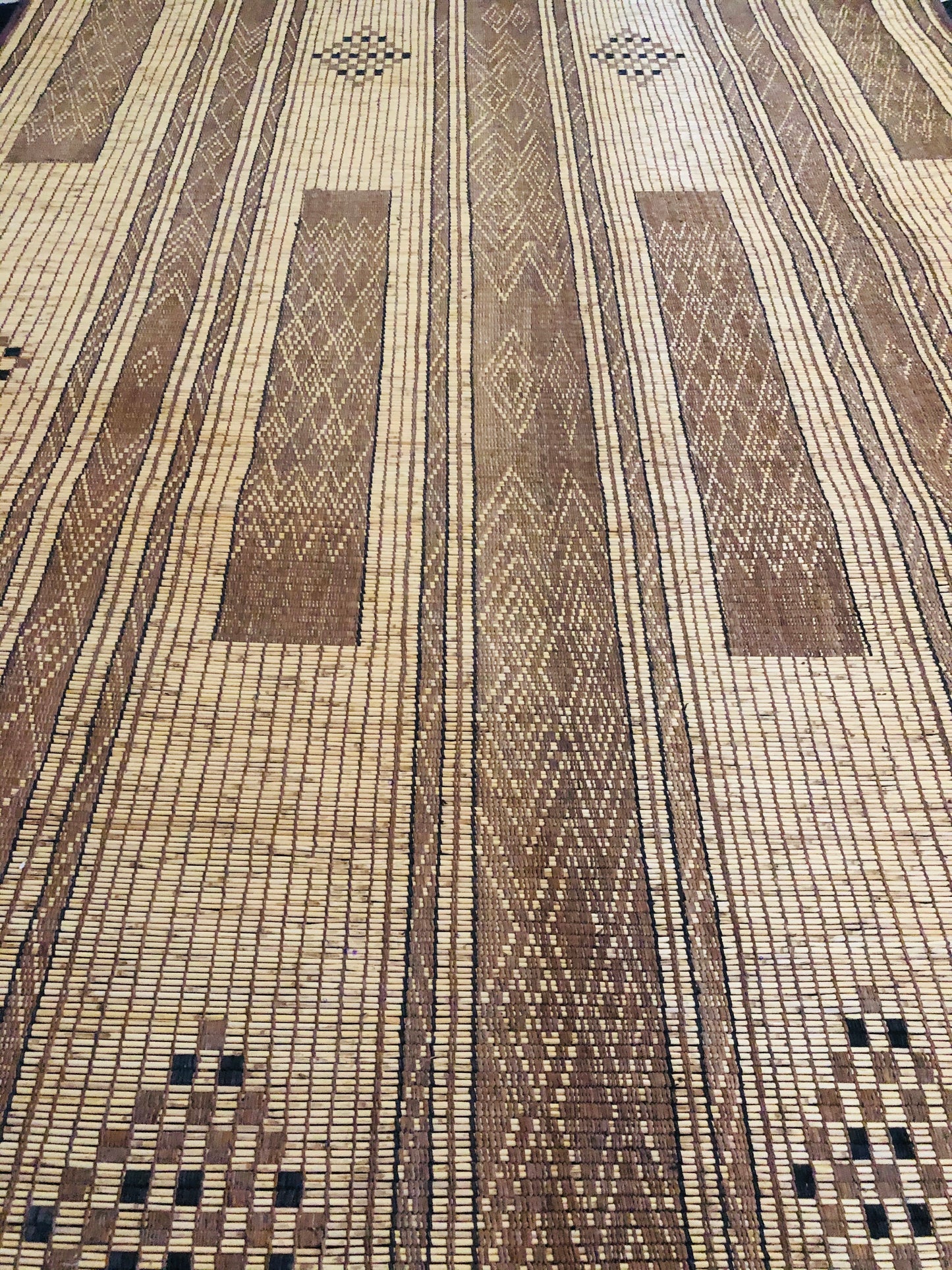 Vintage Handmade Tuareg Mat Area Rug - 5.31 FT × 3.77 FT ( 162 Cm × 115 Cm ) Authentic Ethnic Tribal Nomadic Sahara Desert Rug - MarrakeshLoom