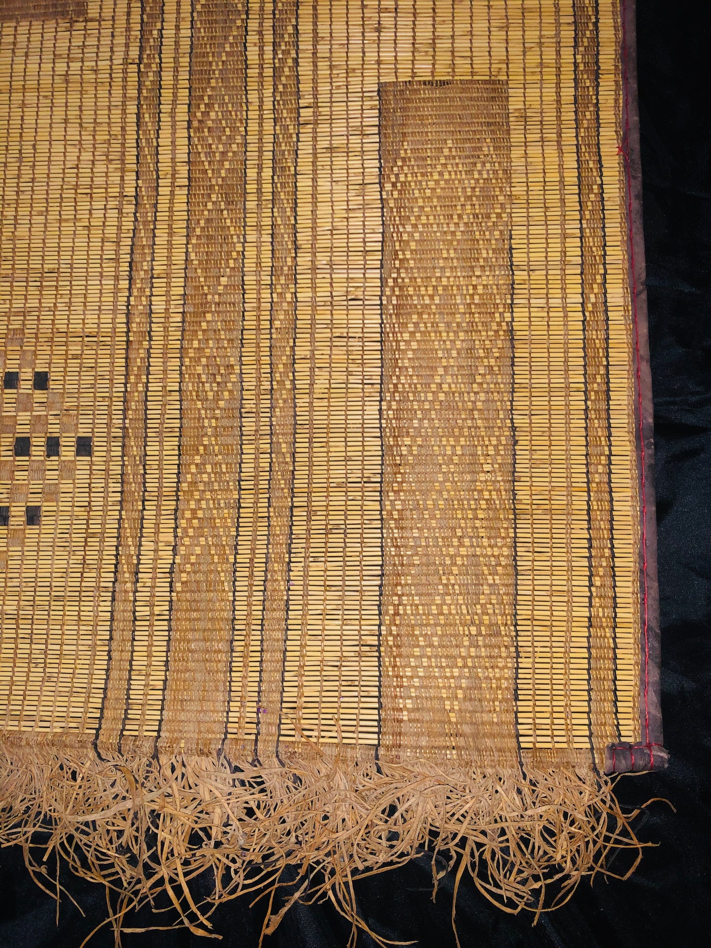 Vintage Handmade Tuareg Mat Area Rug - 5.31 FT × 3.77 FT ( 162 Cm × 115 Cm ) Authentic Ethnic Tribal Nomadic Sahara Desert Rug - MarrakeshLoom