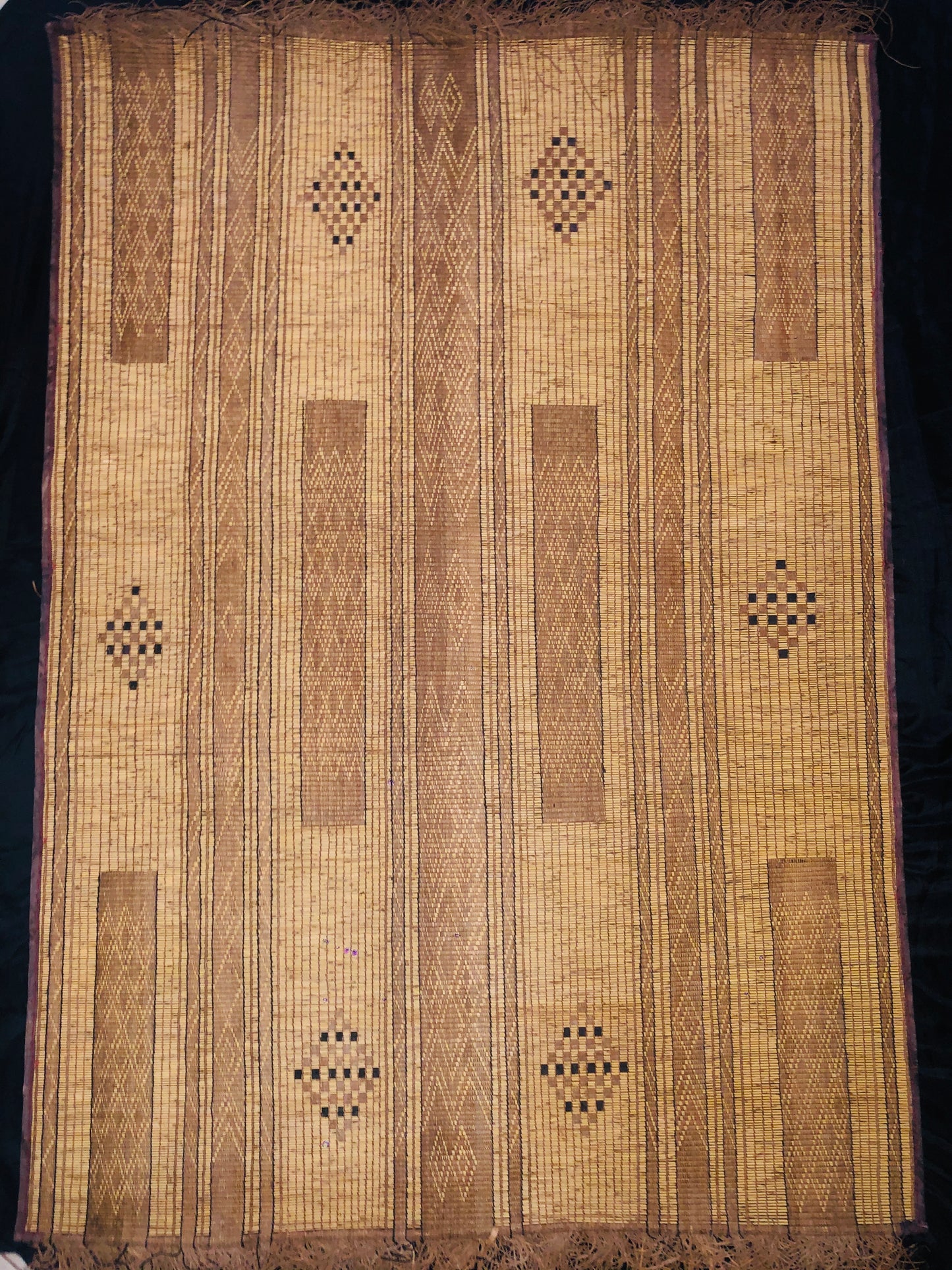 Vintage Handmade Tuareg Mat Area Rug - 5.31 FT × 3.77 FT ( 162 Cm × 115 Cm ) Authentic Ethnic Tribal Nomadic Sahara Desert Rug - MarrakeshLoom