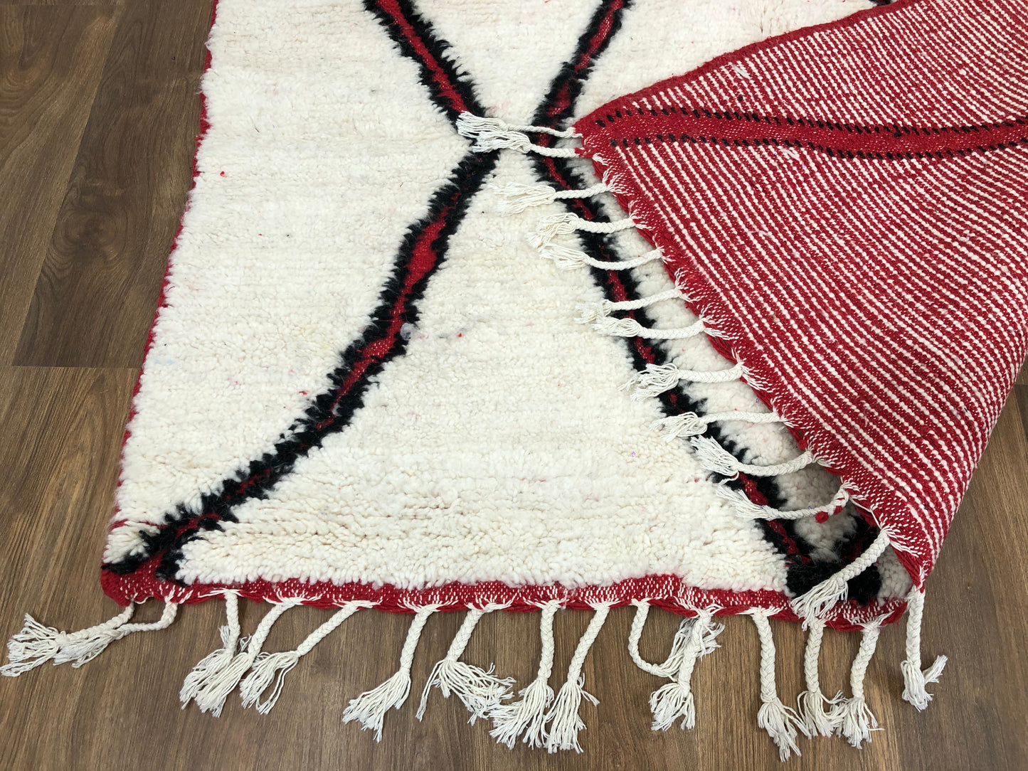Handmade Moroccan Berber Beni Ourain Rug - 8.30 FT x 5.11 FT ( 253 x 156 Cm ) Authentic handwoven carpet , Free Shipping - MarrakeshLoom