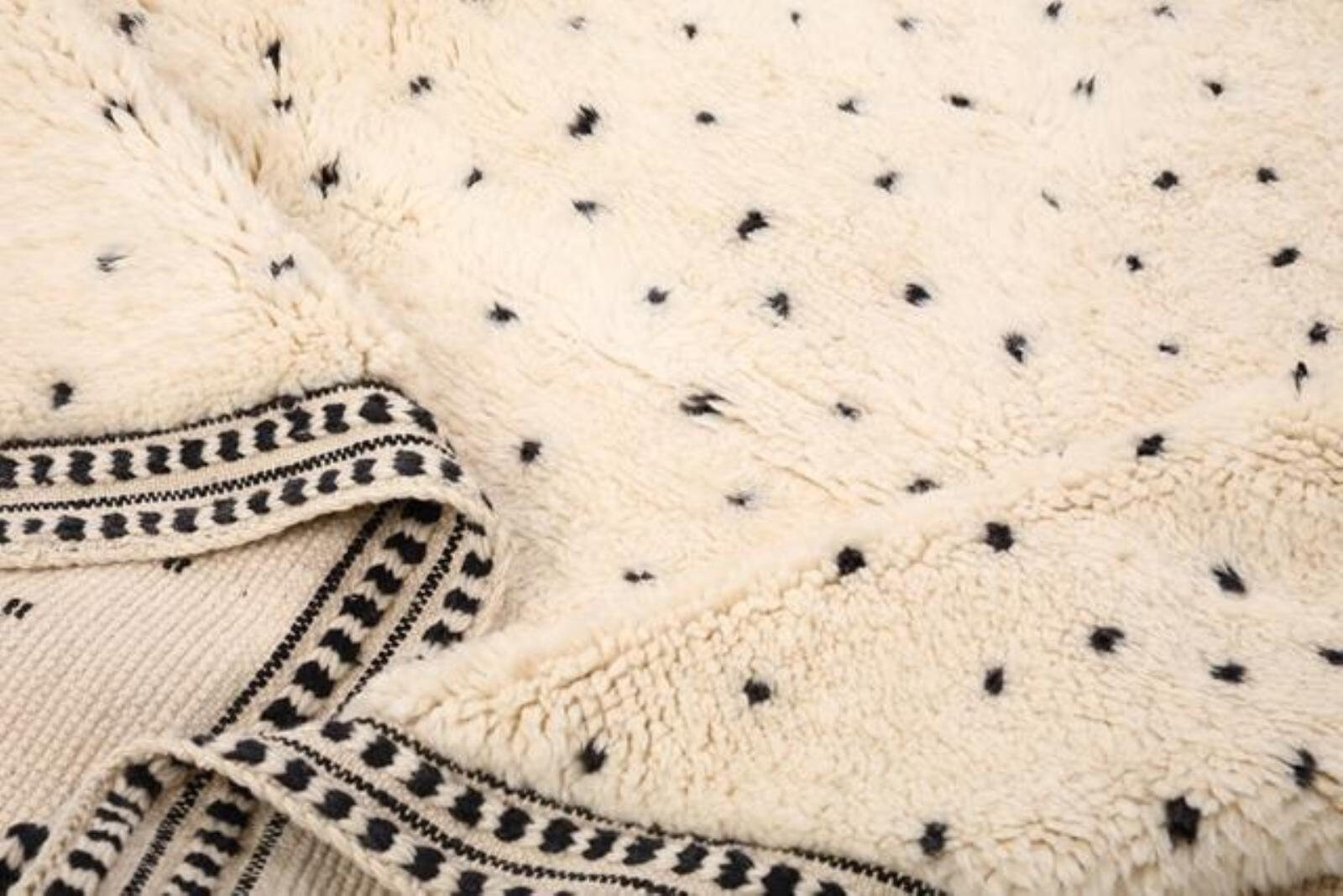Custom Handmade Moroccan White Wool & Black Dots Beni Ourain Rug - MarrakeshLoom
