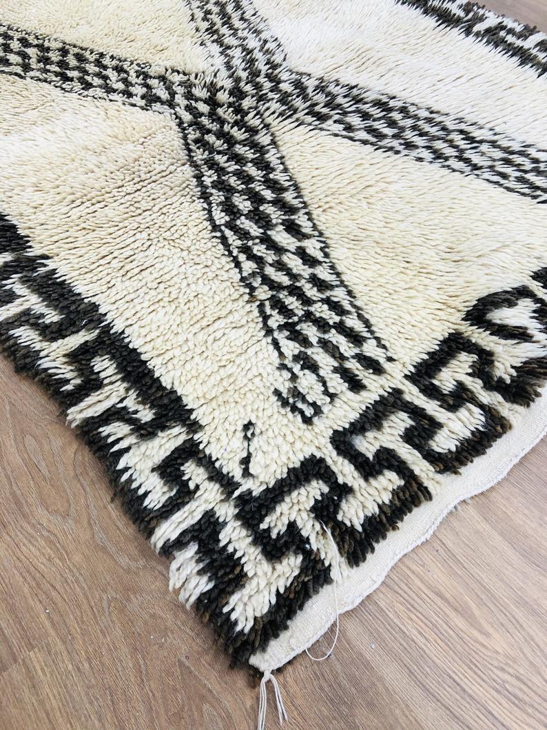 Moroccan Rug, Small Beni Ourain rug, 5.31 x 3.37 FT ( 162 x 103 Cm ), Vintage Handwoven Moroccan rug, Authentic Beni Ouarain Shaggy Carpet, Black Friday - MarrakeshLoom