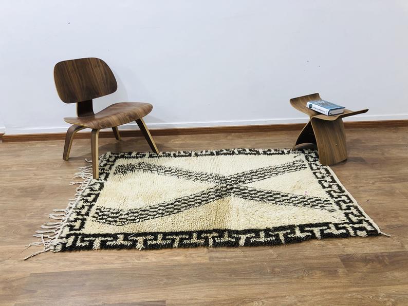 Moroccan Rug, Small Beni Ourain rug 5.31 x 3.37 FT ( 162 x 103 Cm ), Vintage Handwoven Moroccan rug, Authentic Beni Ouarain Shaggy Carpet - MarrakeshLoom