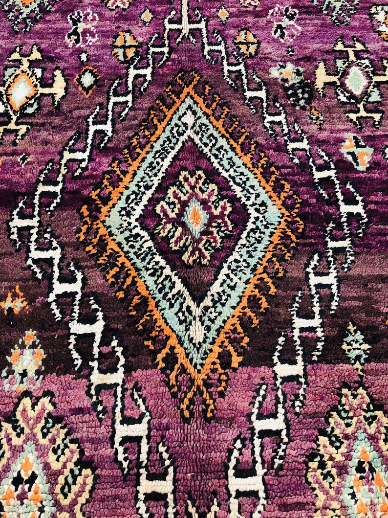 Boujad rug - Vintage Moroccan Berber Boujad Rug - 10.72 FT X 6.29 FT ( 327 Cm X 192 Cm ), Authentic Handwoven Boujaad Carpet, Free shipping - MarrakeshLoom