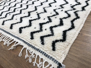 Beni Ourain rug -Handmade Moroccan rug - Berber Beni Ouarain Rug - 8.20 x 4.98 FT ( 250 x 152 Cm ) Authentic handwoven carpet, Free Shipping - MarrakeshLoom